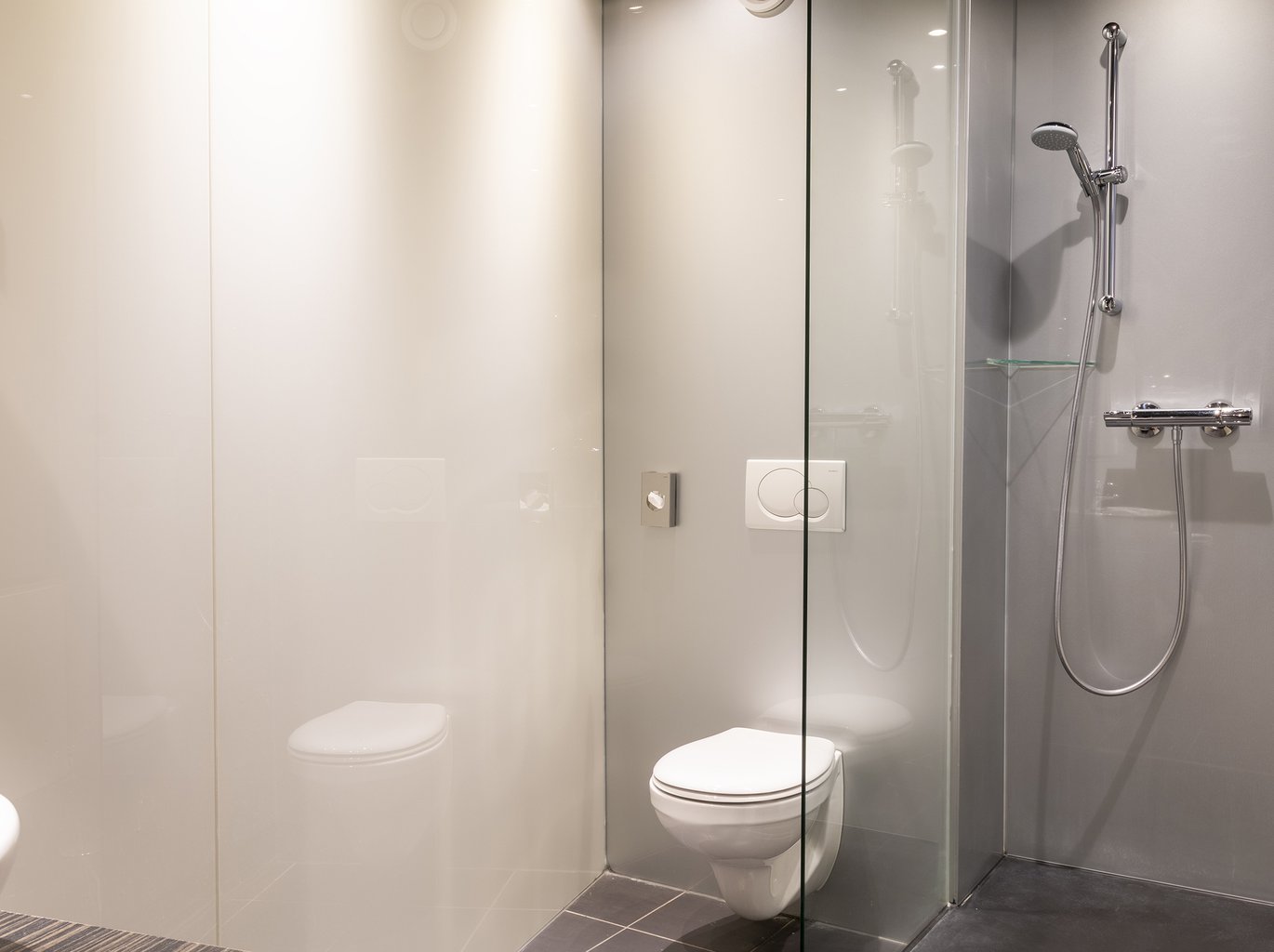 EH - DESIGN HOTEL MAASTRICHT - BASIC - ZNDR DAGLICHT - BADKAMER - 1.jpg