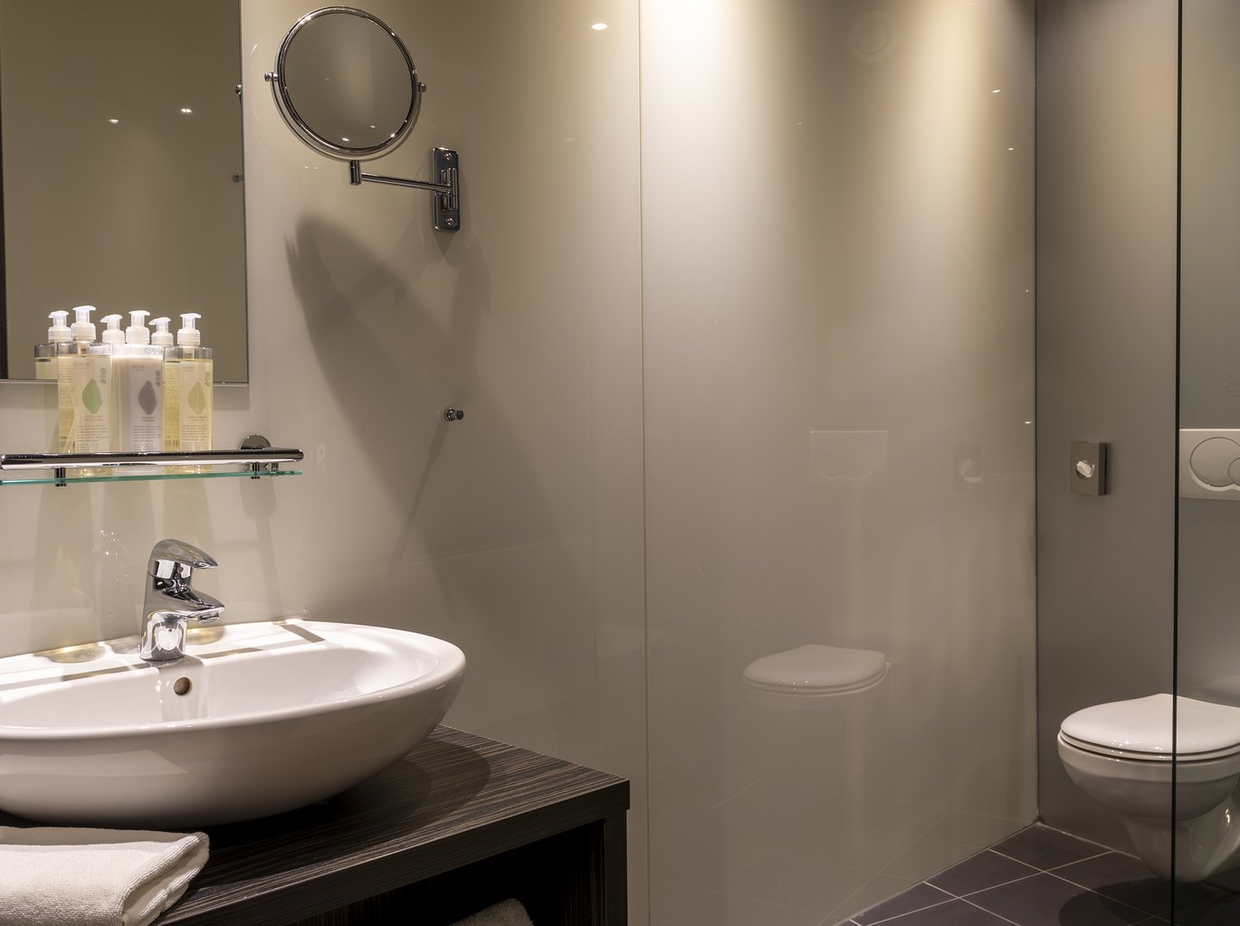 EH - DESIGN HOTEL MAASTRICHT - BASIC - ZNDR DAGLICHT - BADKAMER - 6.jpg
