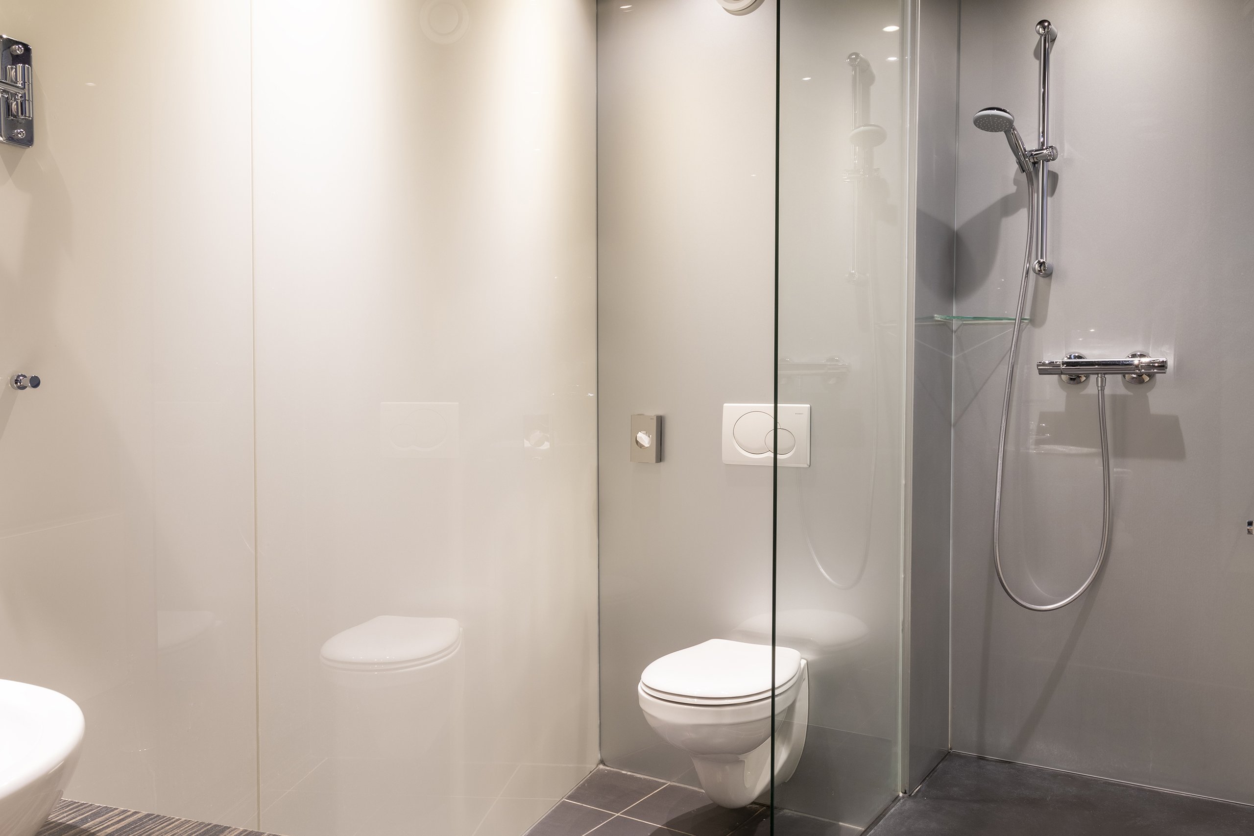 EH - DESIGN HOTEL MAASTRICHT - BASIC - ZNDR DAGLICHT - BADKAMER - 1.jpg