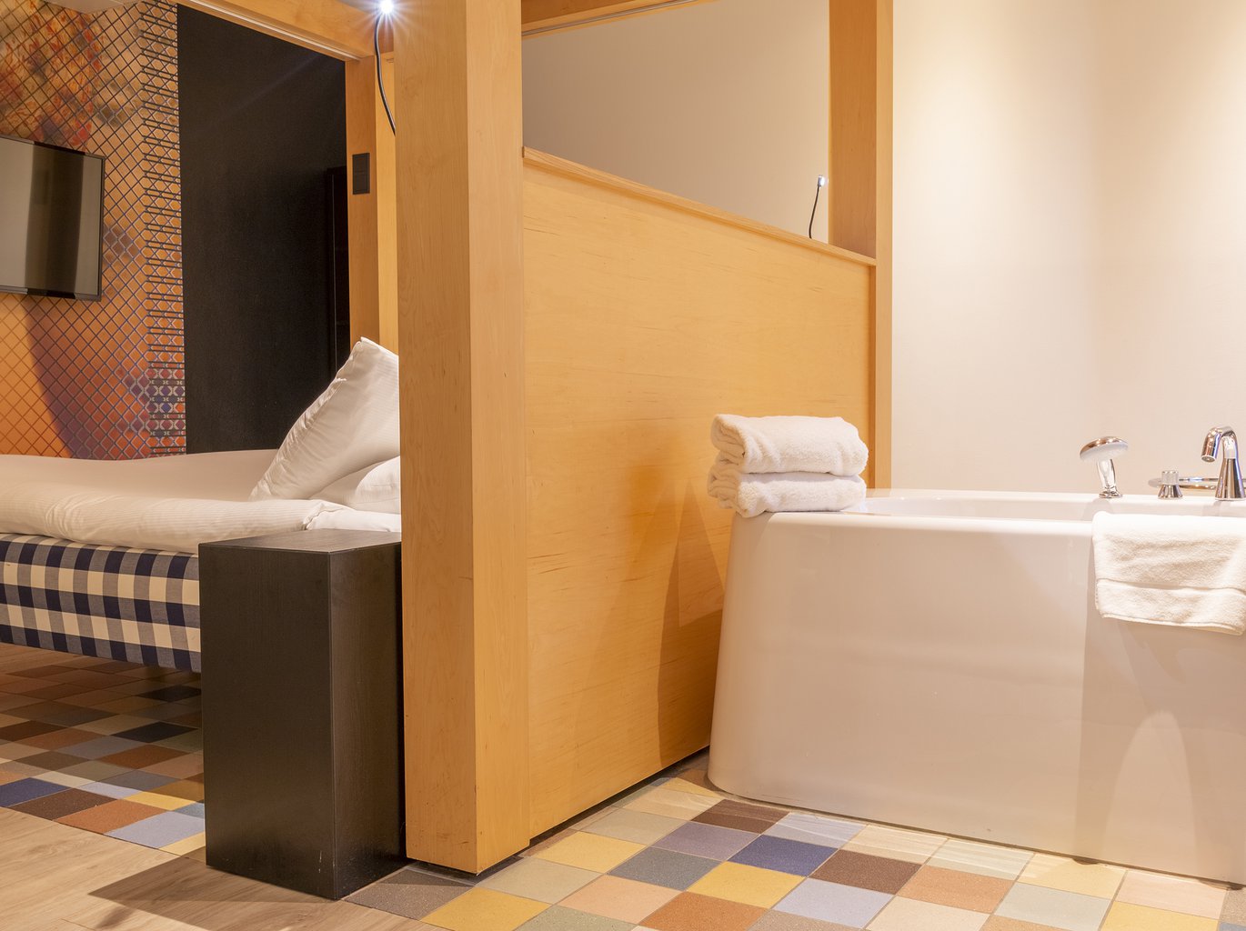 EH - DESIGN HOTEL MAASTRICHT - DELUXE - 7.jpg