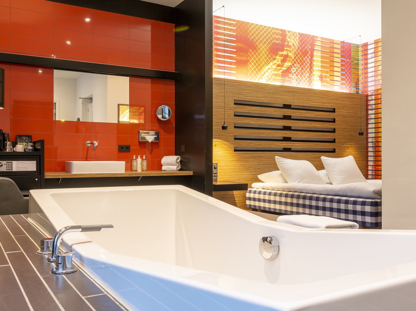 EH - DESIGN HOTEL MAASTRICHT - DELUXE - 2.jpg