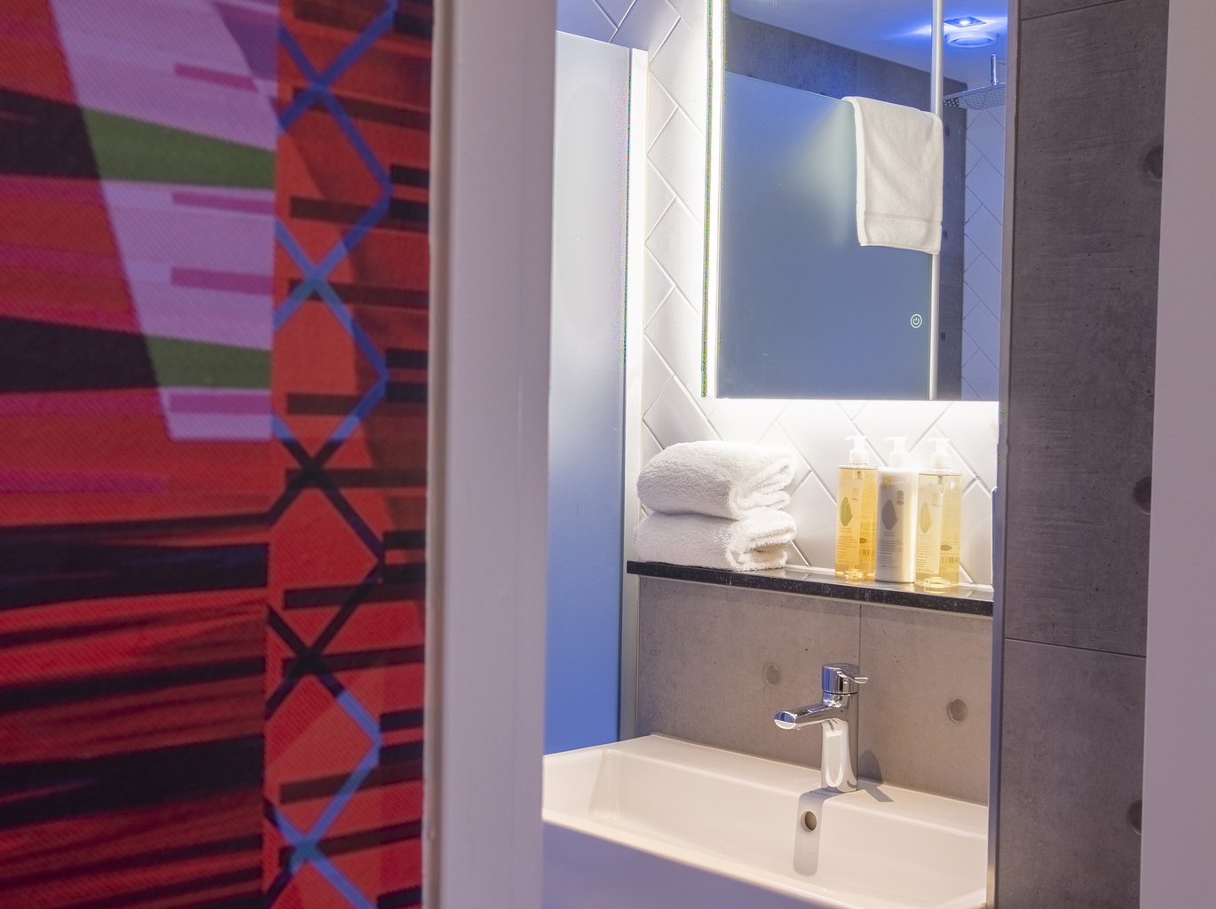 EH - DESIGN HOTEL MAASTRICHT - FAMILIE - BADKAMER - 3.jpg